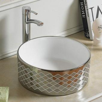 Серебряные элементы интерьера – лучший выбор для ванной комнаты